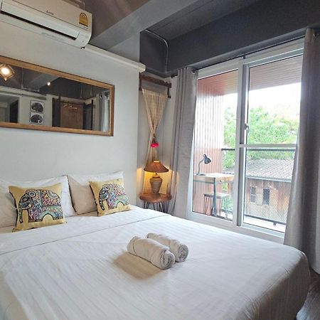 33 Poshtel (Adults Only) Hotell Chiang Mai Eksteriør bilde