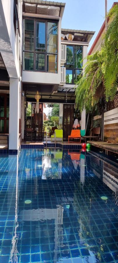 33 Poshtel (Adults Only) Hotell Chiang Mai Eksteriør bilde