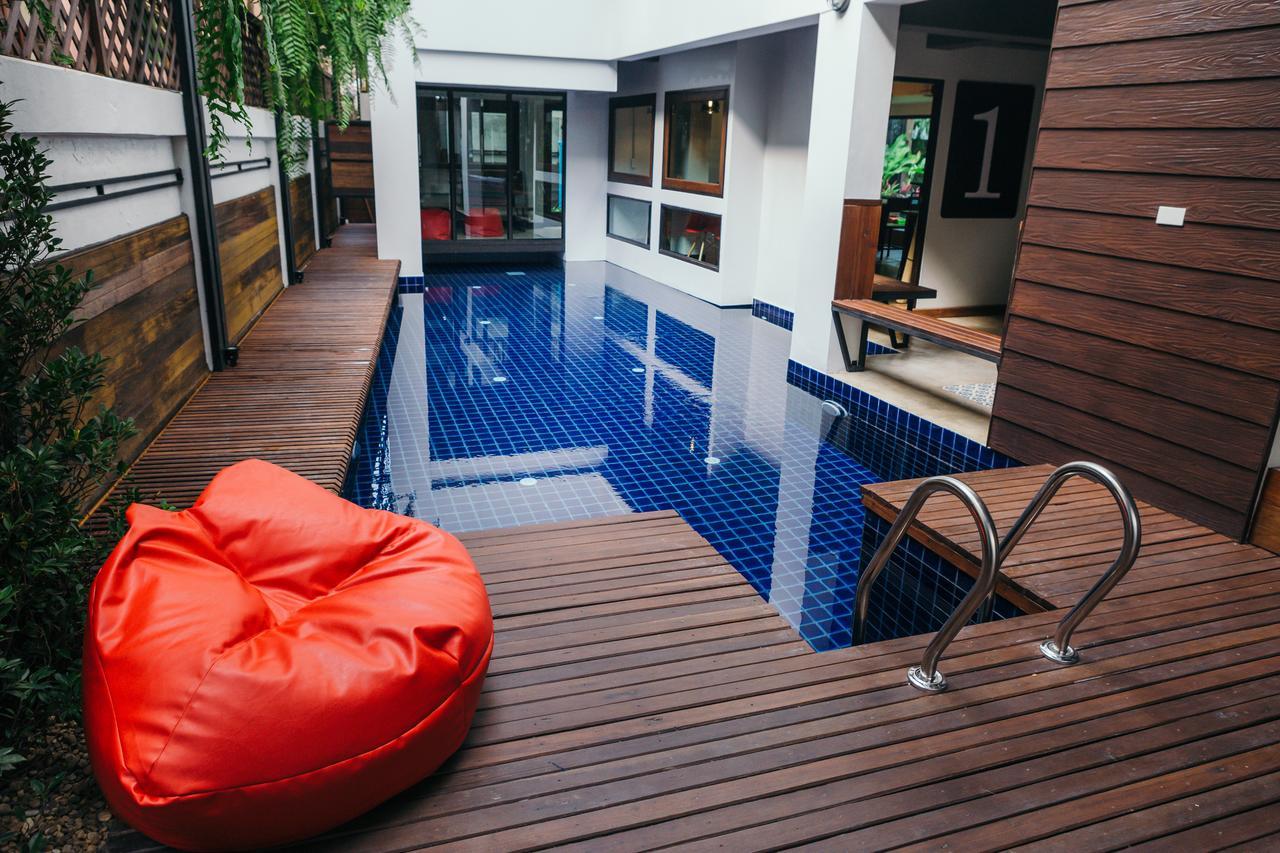 33 Poshtel (Adults Only) Hotell Chiang Mai Eksteriør bilde