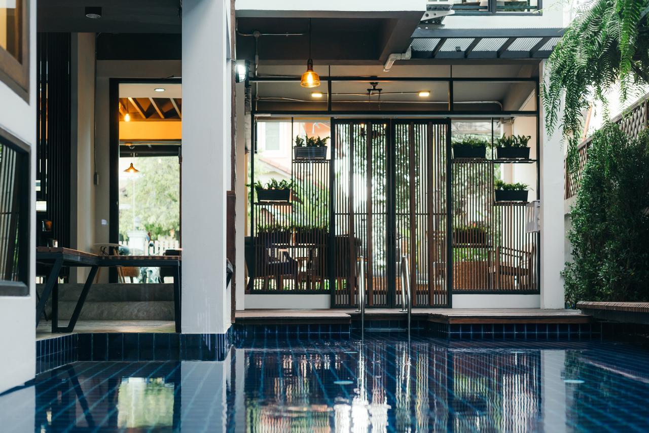 33 Poshtel (Adults Only) Hotell Chiang Mai Eksteriør bilde