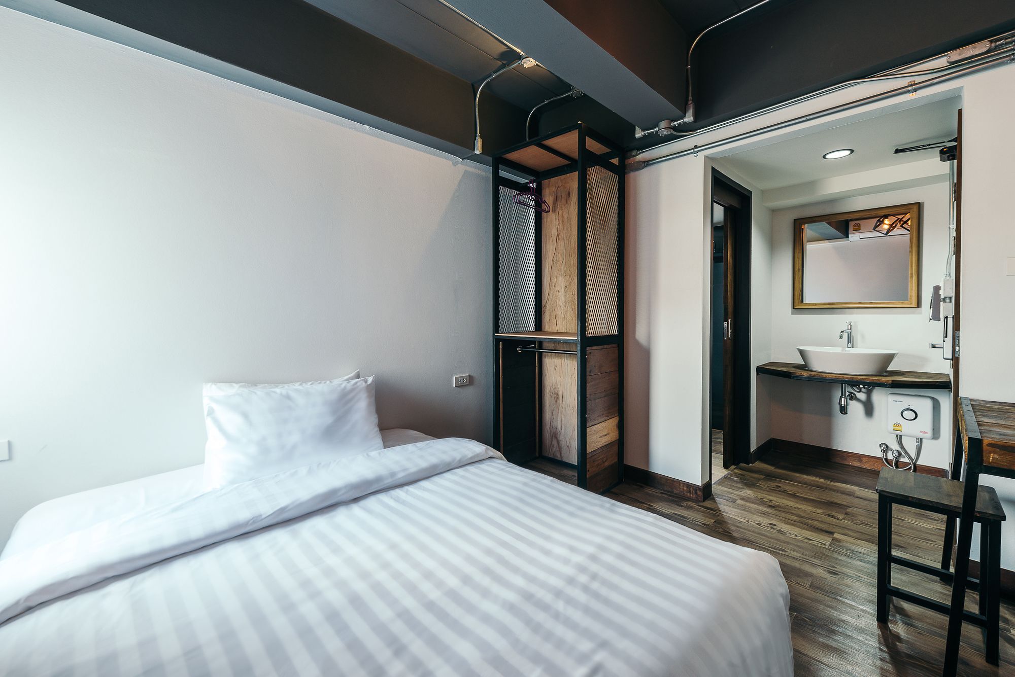 33 Poshtel (Adults Only) Hotell Chiang Mai Eksteriør bilde