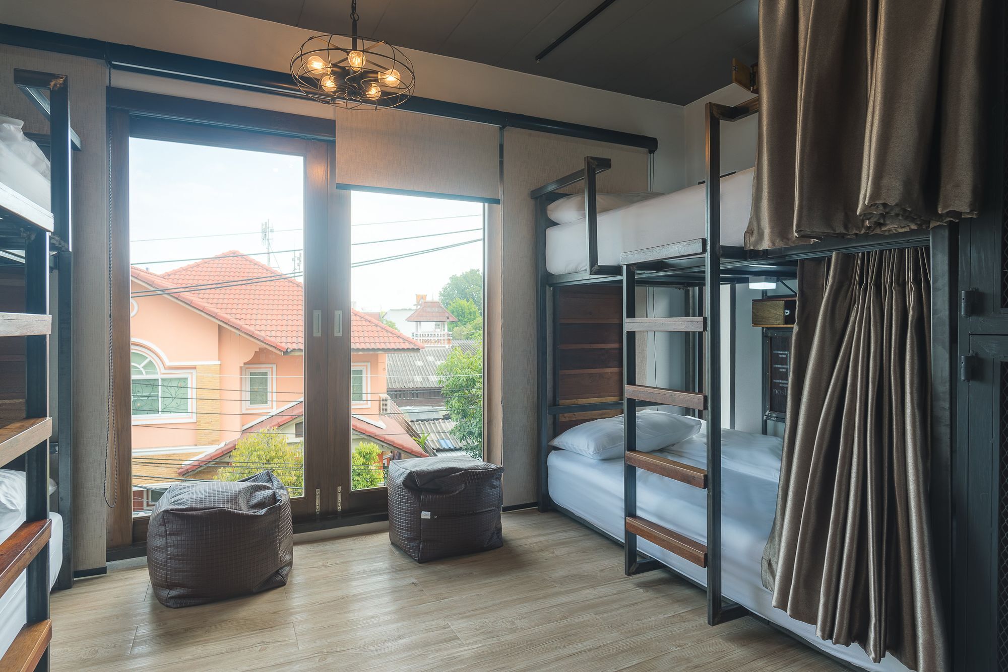 33 Poshtel (Adults Only) Hotell Chiang Mai Eksteriør bilde