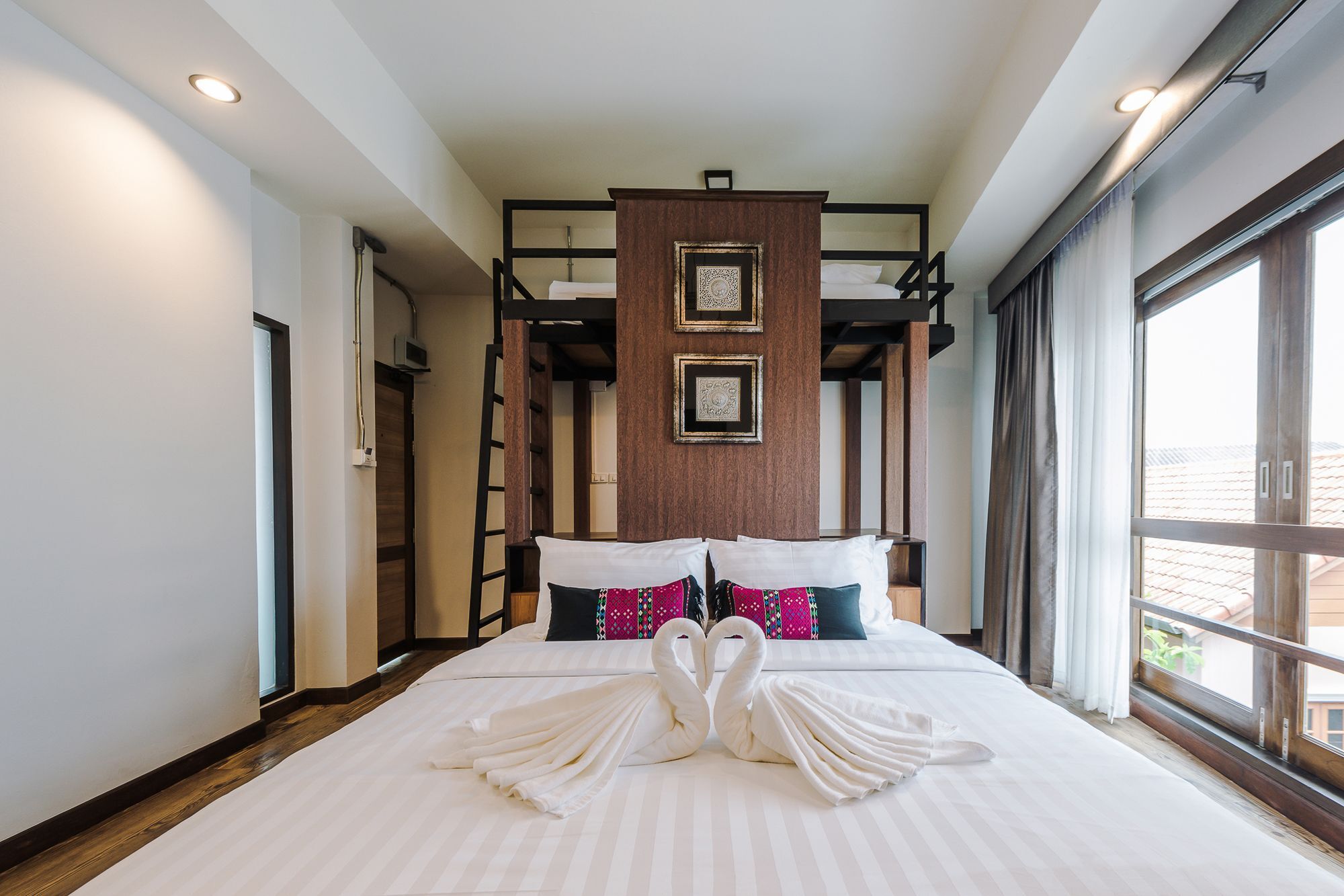 33 Poshtel (Adults Only) Hotell Chiang Mai Eksteriør bilde