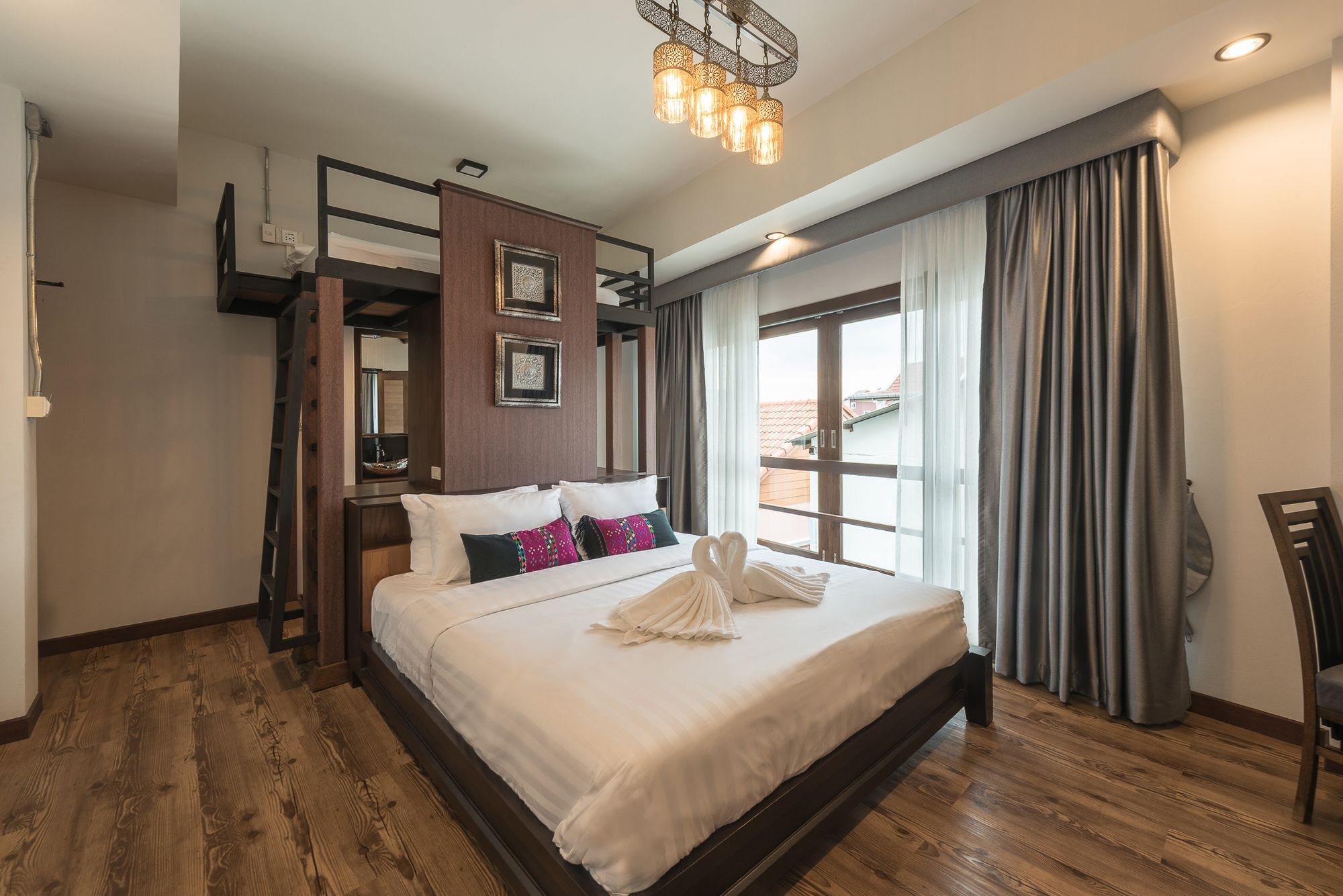 33 Poshtel (Adults Only) Hotell Chiang Mai Eksteriør bilde
